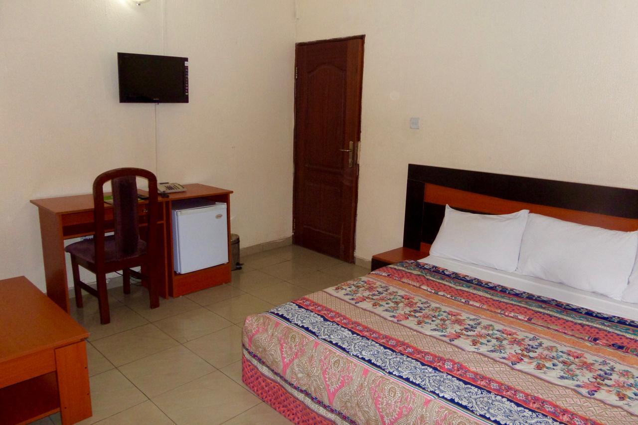 Ostra Hotels Bale Akiosi Exterior photo