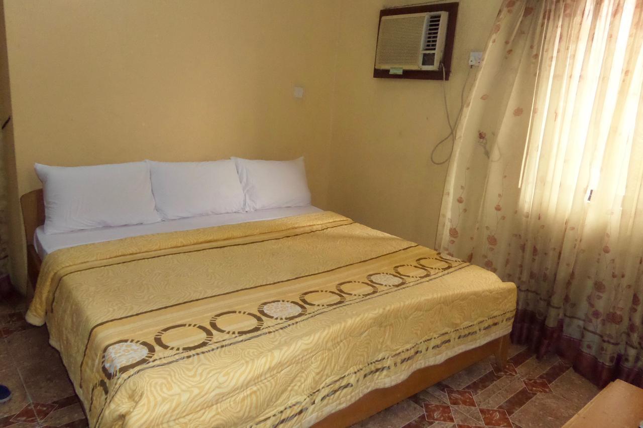 Ostra Hotels Bale Akiosi Exterior photo