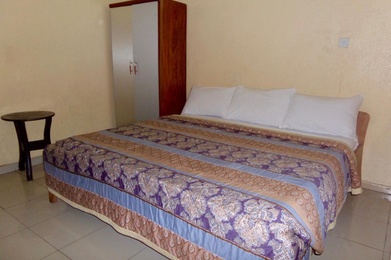 Ostra Hotels Bale Akiosi Exterior photo